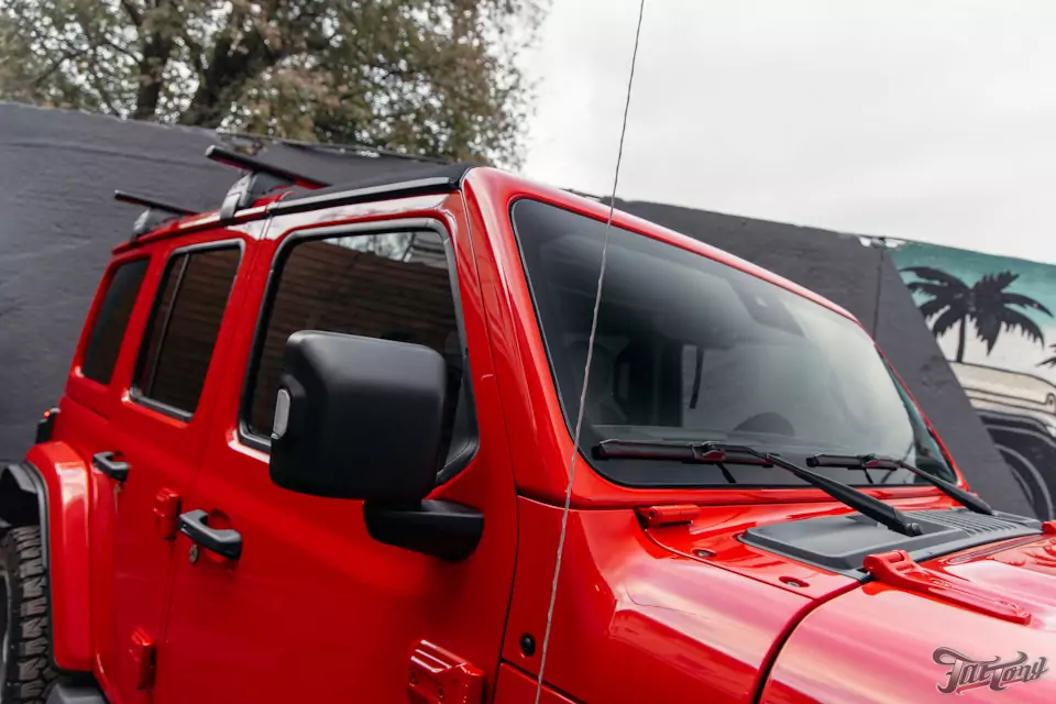 Кузовной ремонт яркого Jeep Wrangler